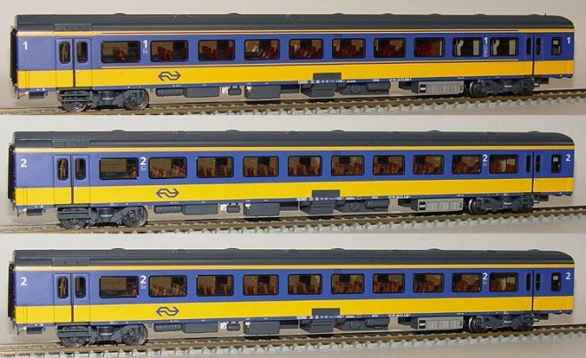 Set of 3 Passenger cars type ICRm InterCity stam 5652 (set #2)<br /><a href='images/pictures/LS_Models/44083.jpg' target='_blank'>Full size image</a>
